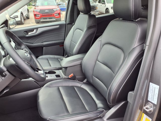 Certified 2024 Ford Escape Platinum AWD/4WD image 4