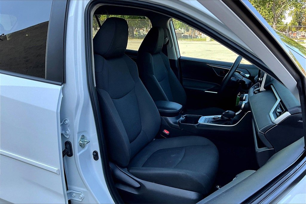 Used 2024 Toyota RAV4 LE image 7