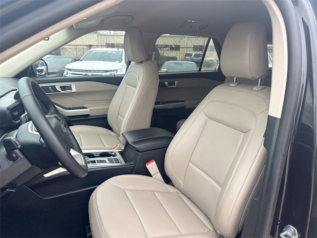 Certified 2024 Ford Explorer XLT w/ Equipment Group 202A image 18