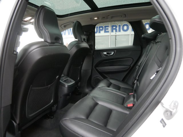 Used 2023 Volvo XC60 B5 Plus image 19