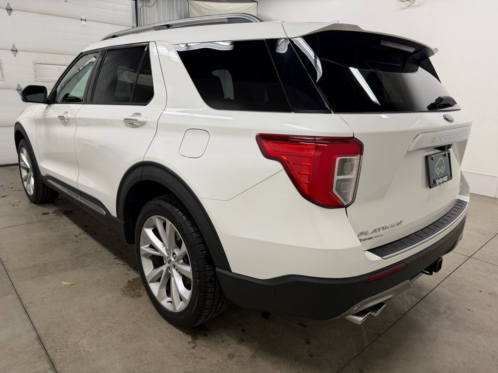 Certified 2023 Ford Explorer Platinum w/ Technology Package AWD/4WD image 9