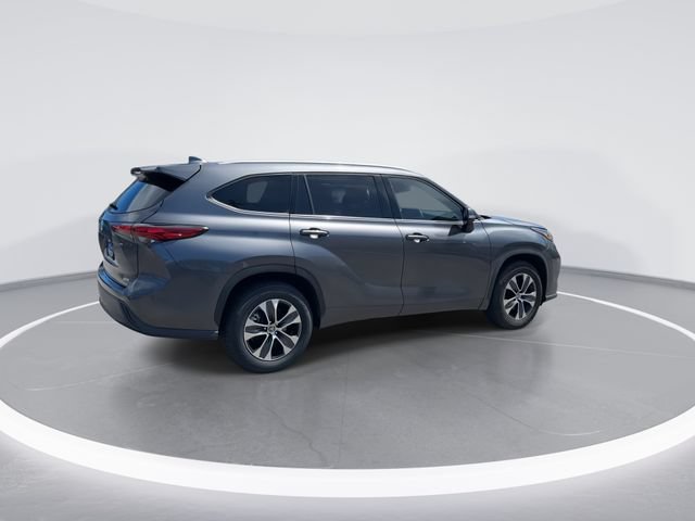 Used 2022 Toyota Highlander XLE FWD image 8