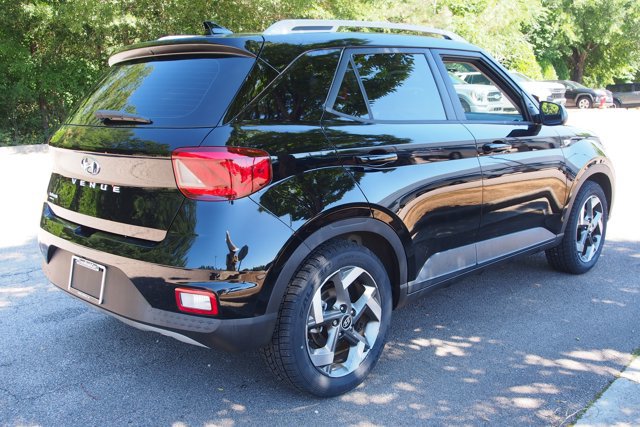 Used 2022 Hyundai Venue SEL w/ Cargo Package FWD image 7