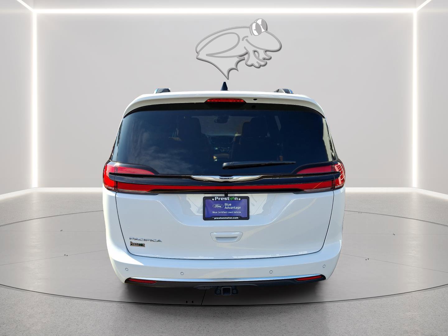 Used 2026 Chrysler Pacifica Pinnacle w/ Trailer Tow Group FWD image 5
