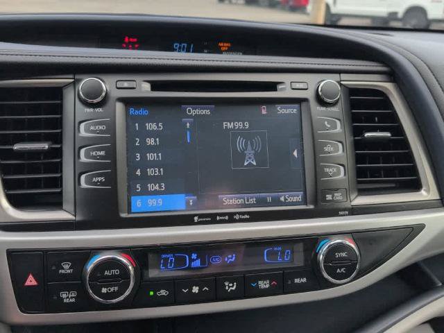 Used 2018 Toyota Highlander XLE AWD/4WD image 25