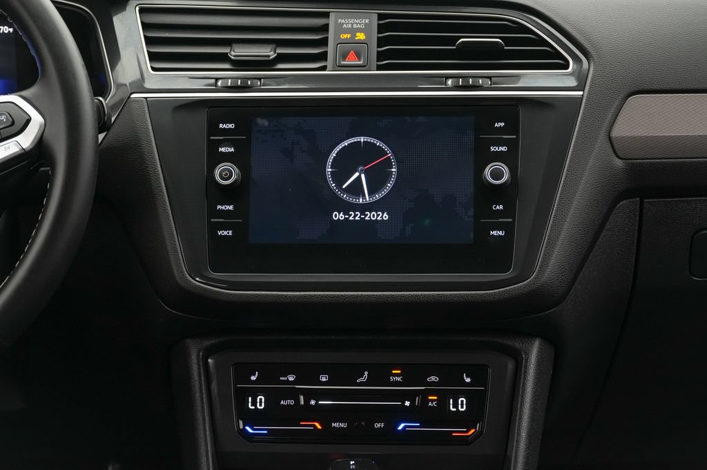 Used 2024 Volkswagen Tiguan SE w/ MDO Package, Three-Row FWD image 15