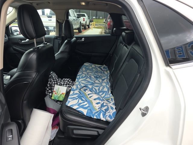 Certified 2020 Ford Escape Titanium w/ Titanium Premium Package 2.0 AWD/4WD image 6