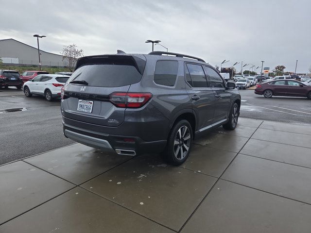 Used 2025 Honda Pilot Touring image 5