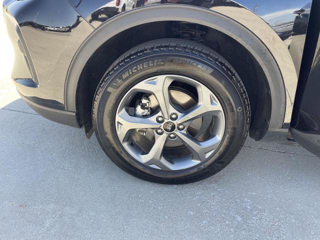Certified 2025 Ford Escape ST-Line AWD/4WD image 10