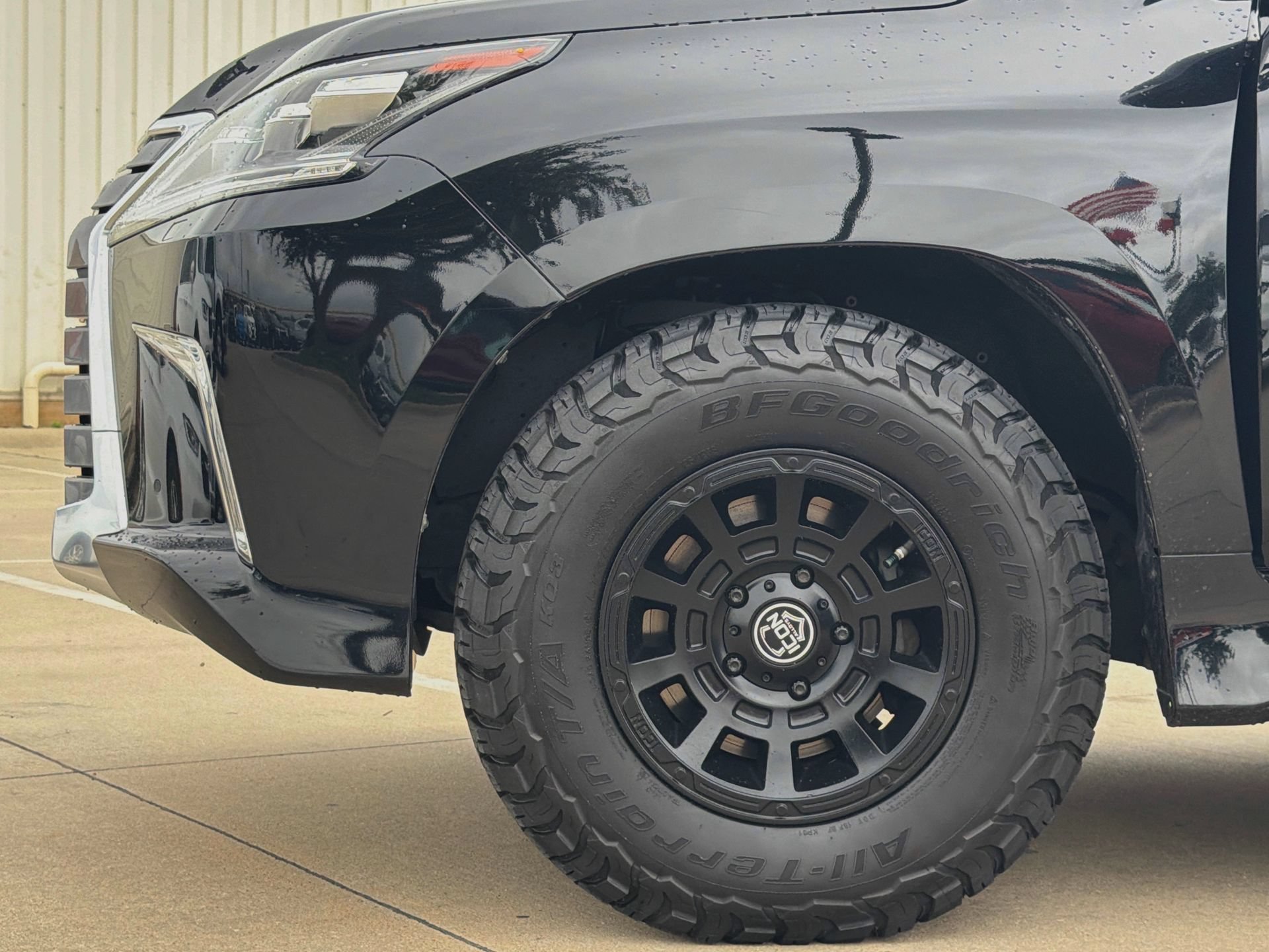 Used 2018 Lexus LX 570 4WD image 10
