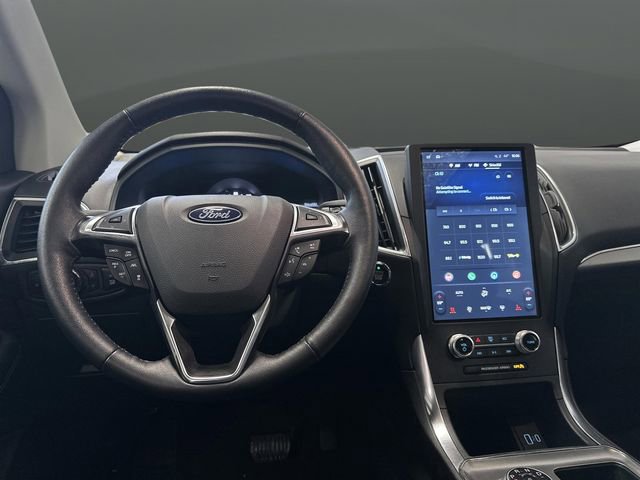 Certified 2024 Ford Edge Titanium w/ Equipment Group 301A image 5