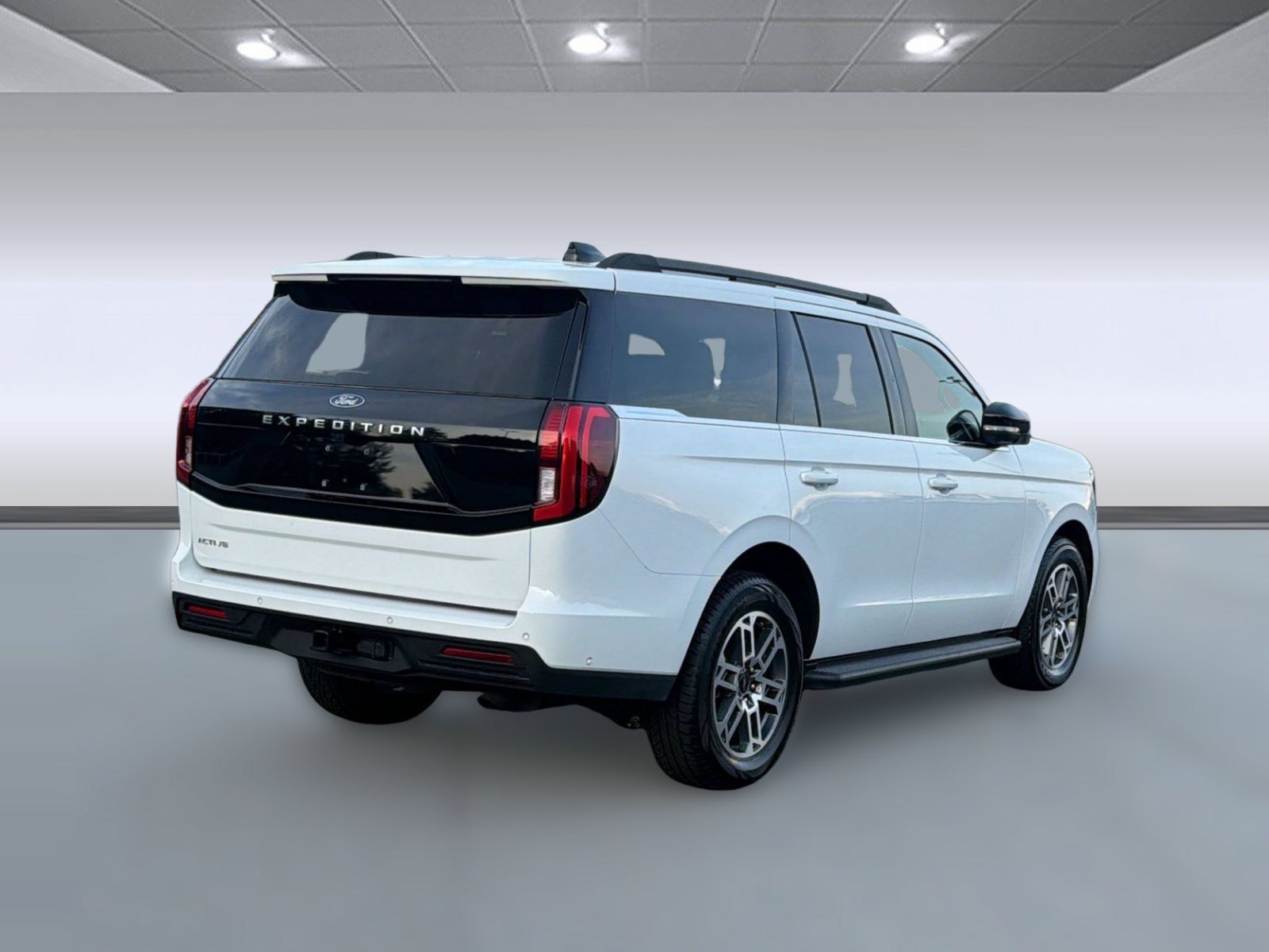 Certified 2025 Ford Expedition Active AWD/4WD image 9