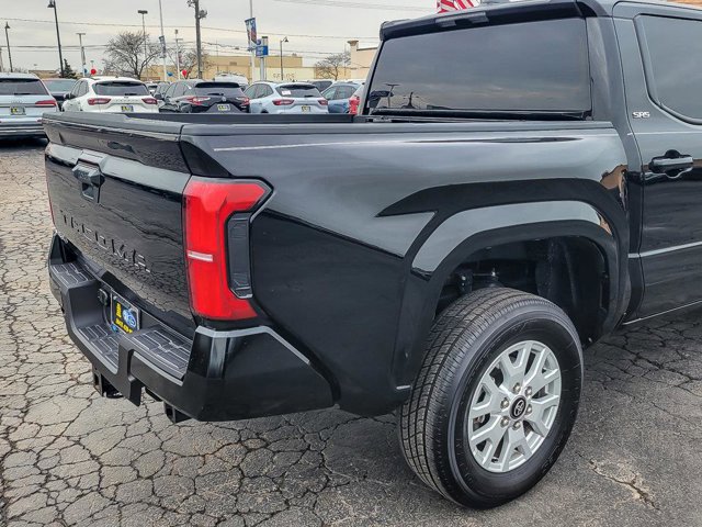 Used 2025 Toyota Tacoma SR5 image 5