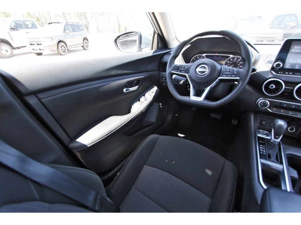 Used 2025 Nissan Sentra SV w/ Trunk Package FWD image 11