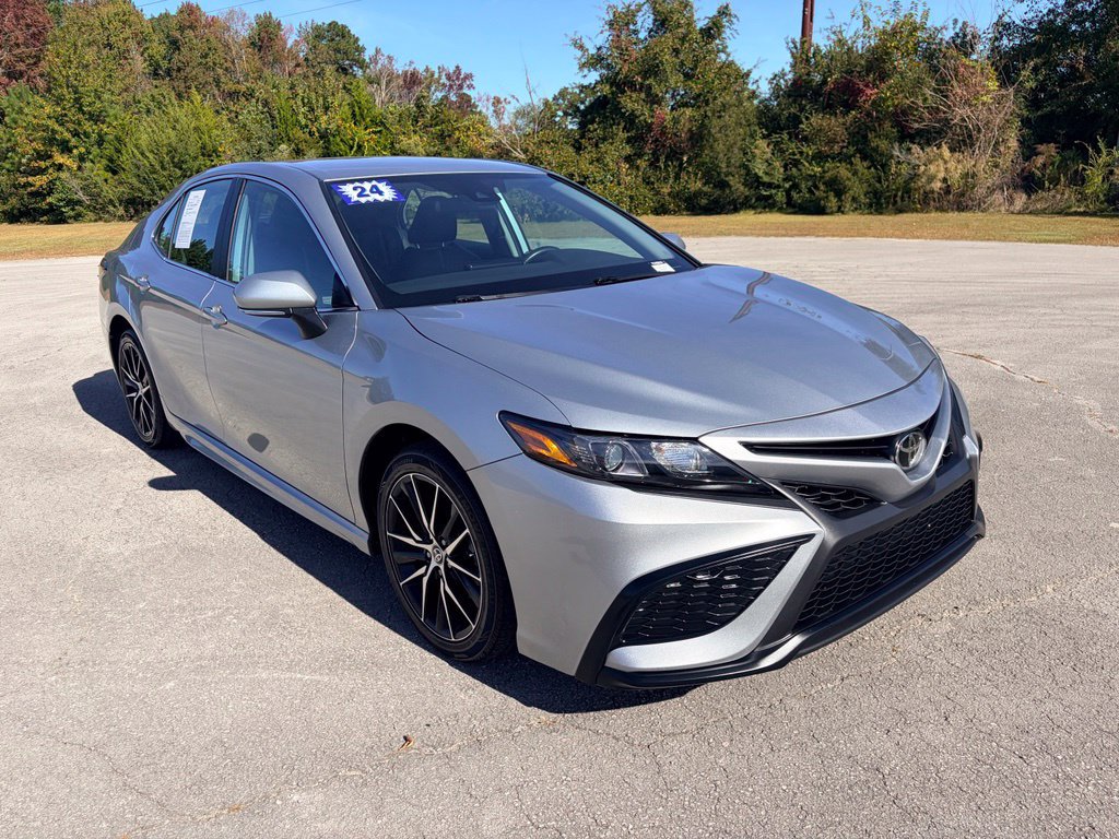 Used 2024 Toyota Camry SE