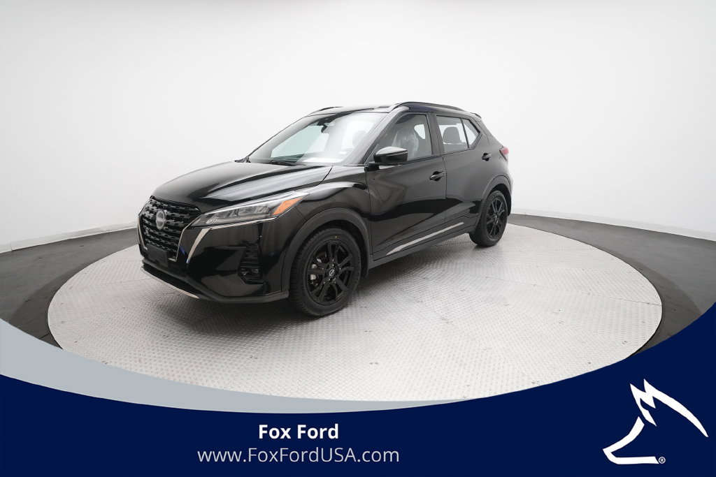 Used 2023 Nissan Kicks SR FWD image 1