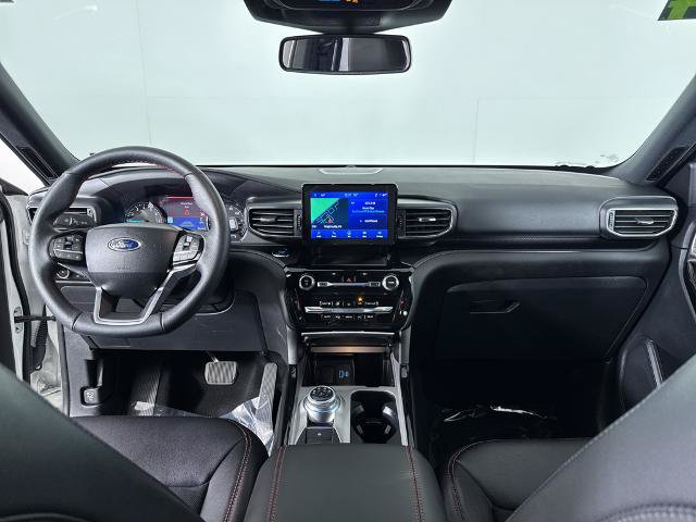 Certified 2024 Ford Explorer ST-Line w/ Class IV Trailer Tow Package AWD/4WD image 4