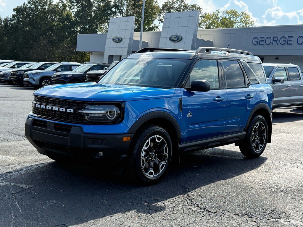 Certified 2025 Ford Bronco Sport Outer Banks AWD/4WD image 8