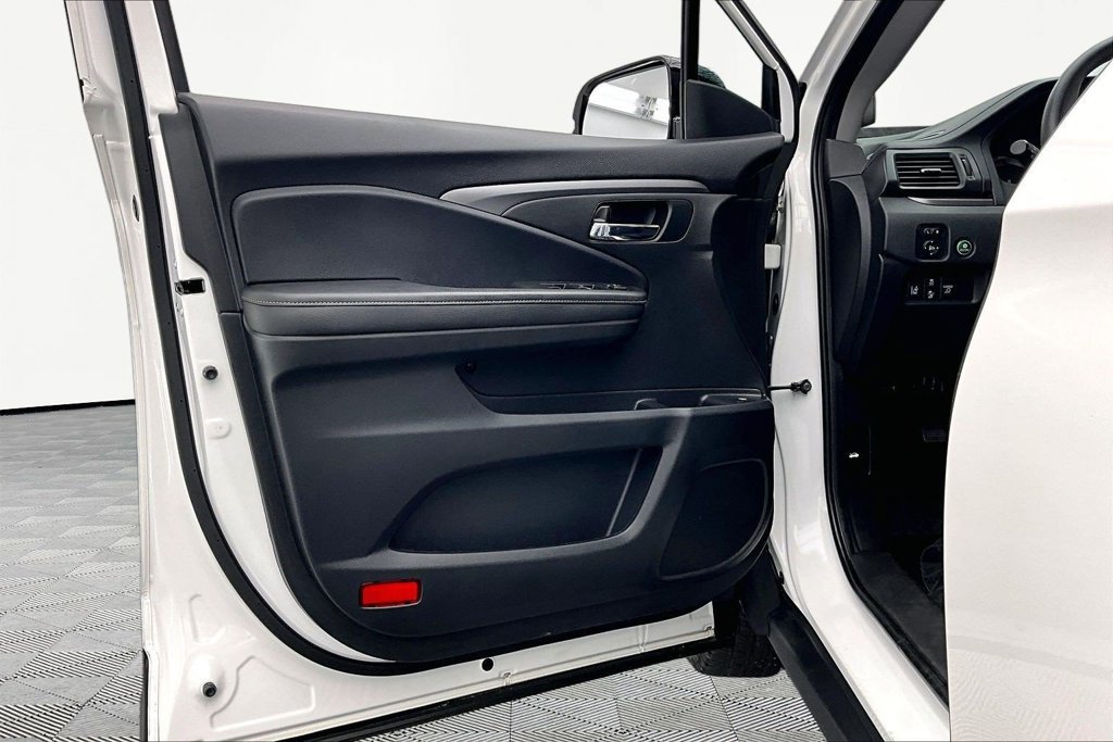 Used 2023 Honda Ridgeline Sport image 24