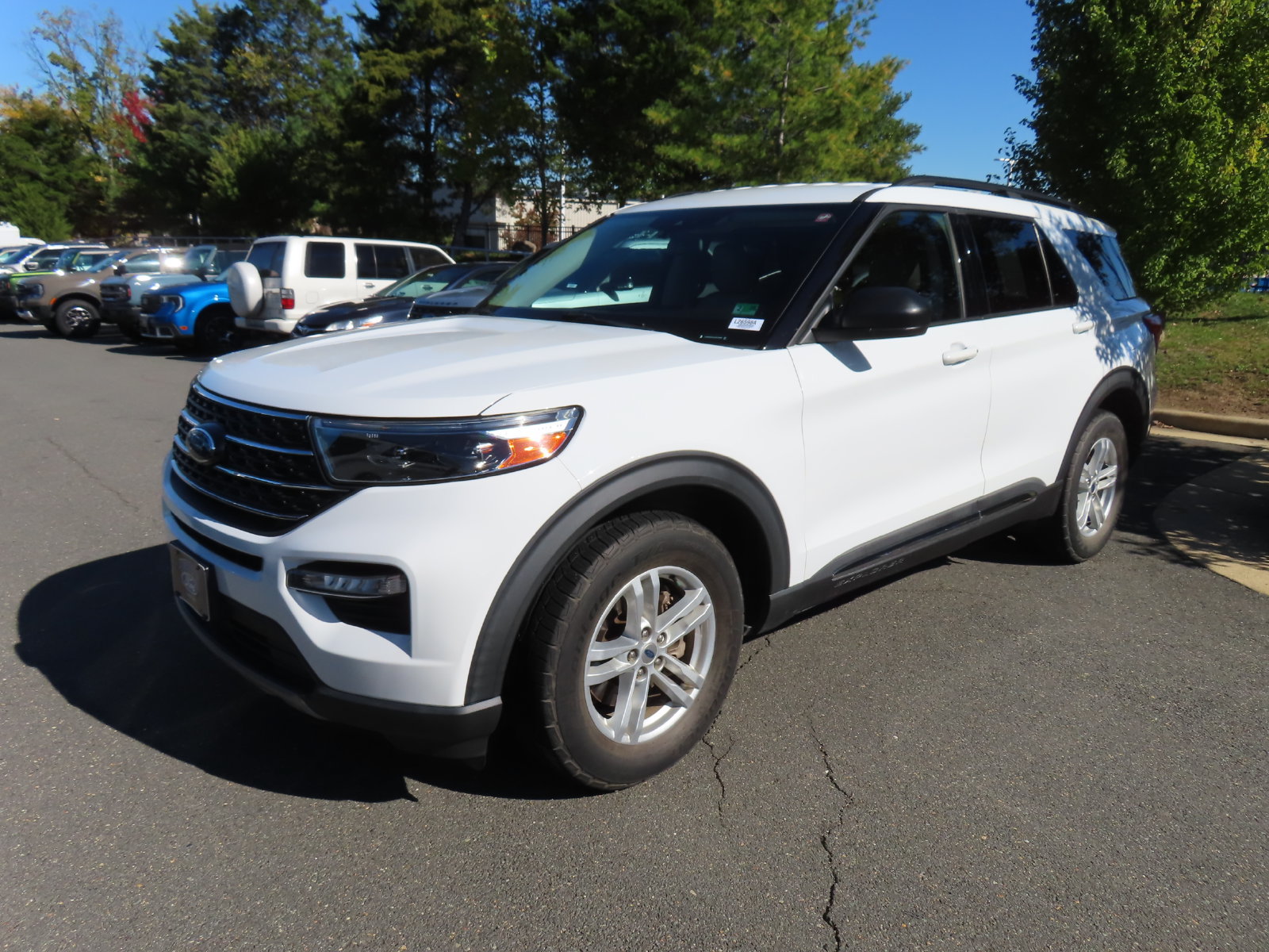 Certified 2020 Ford Explorer XLT w/ Equipment Group 202A AWD/4WD image 3