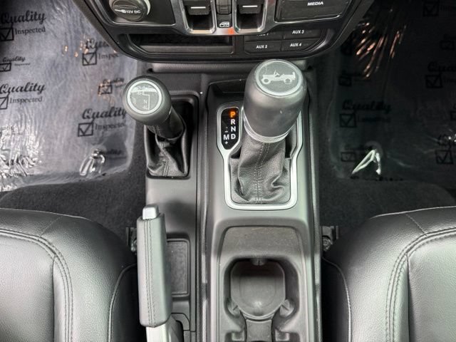 Used 2019 Jeep Wrangler Unlimited Sahara AWD/4WD image 18