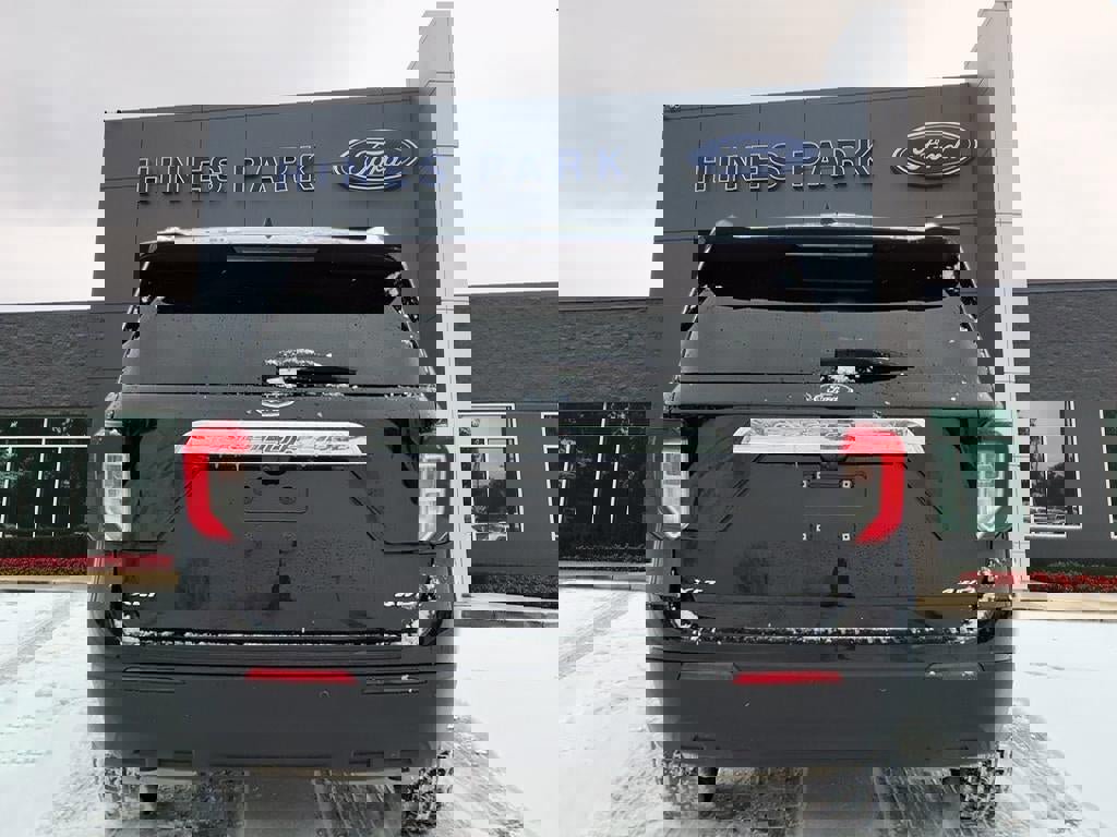 Certified 2022 Ford Explorer XLT image 4