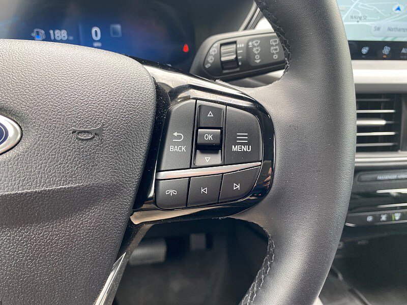 Certified 2025 Ford Escape Platinum AWD/4WD image 51
