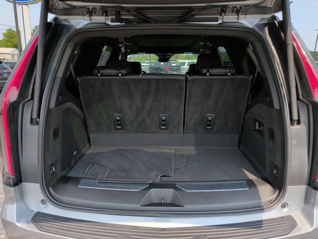 Used 2023 Cadillac Escalade Premium Luxury w/ Performance Package AWD/4WD image 34