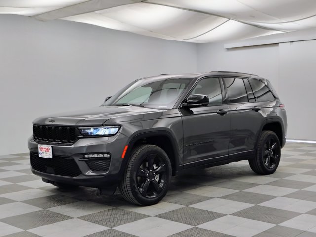 Used 2024 Jeep Grand Cherokee Limited w/ Black Appearance Package AWD/4WD image 7