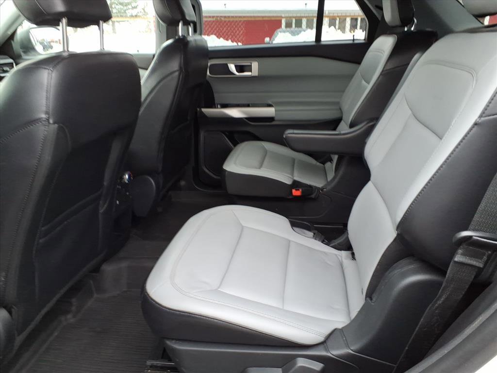 Certified 2021 Ford Explorer XLT w/ Equipment Group 202A image 12