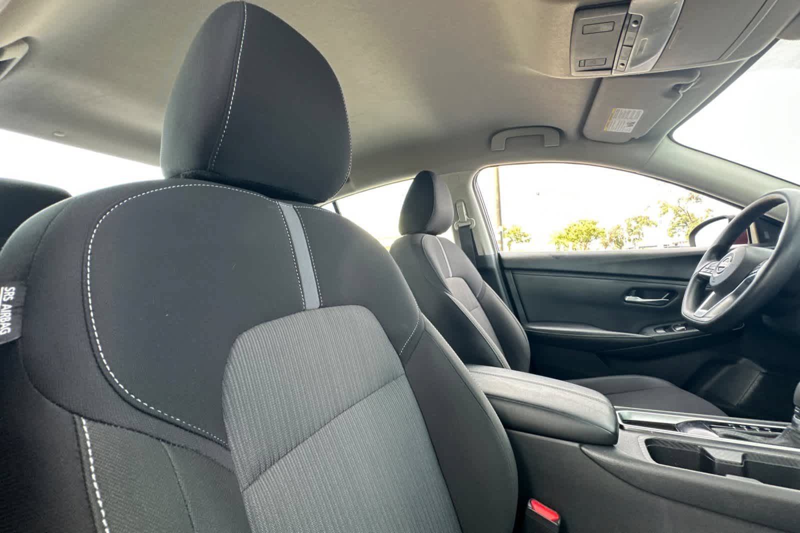 Used 2025 Nissan Sentra SV FWD image 17
