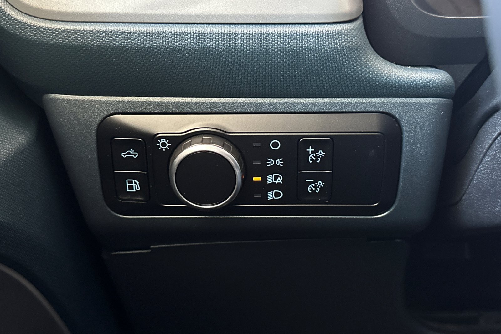 Certified 2024 Ford Maverick XLT w/ XLT Luxury Package FWD image 25