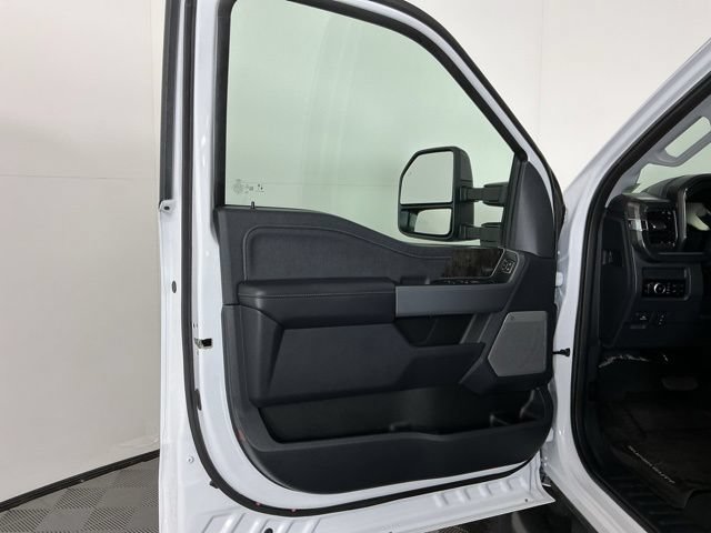 Certified 2025 Ford F350 Lariat w/ FX4 Off-Road Package AWD/4WD image 15