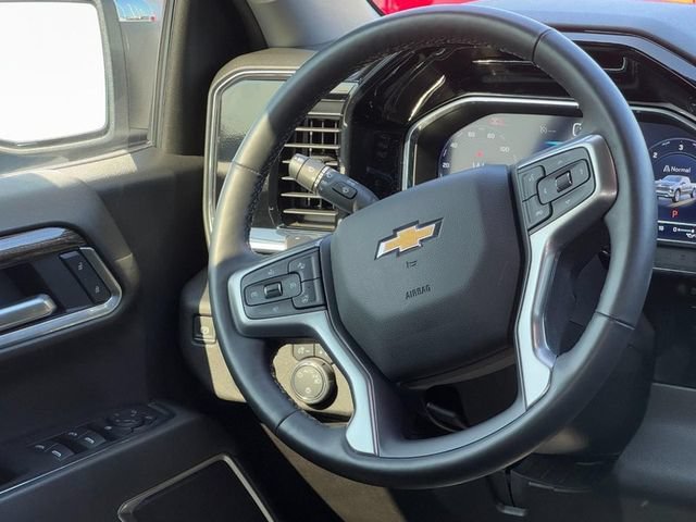 Used 2025 Chevrolet Silverado 1500 LT AWD/4WD image 12
