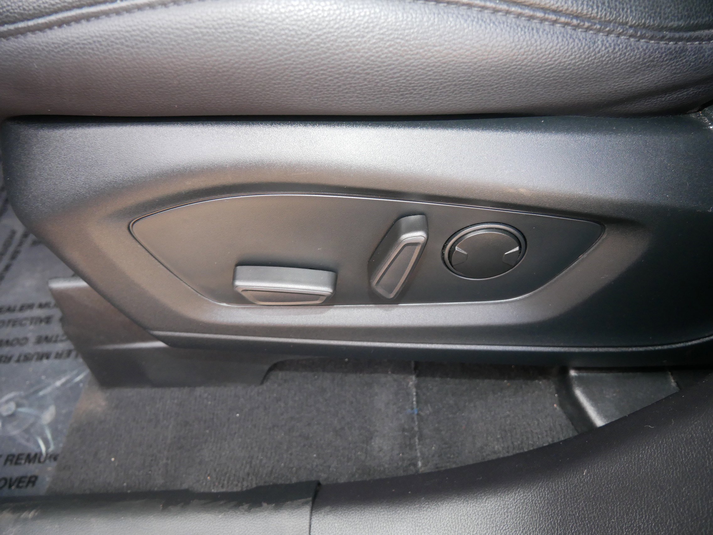 Certified 2022 Ford Explorer Limited w/ Equipment Group 301A image 19