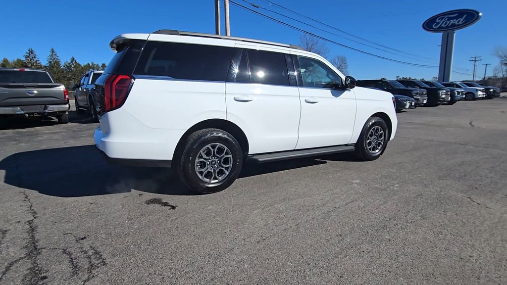 Certified 2025 Ford Expedition Active AWD/4WD image 19