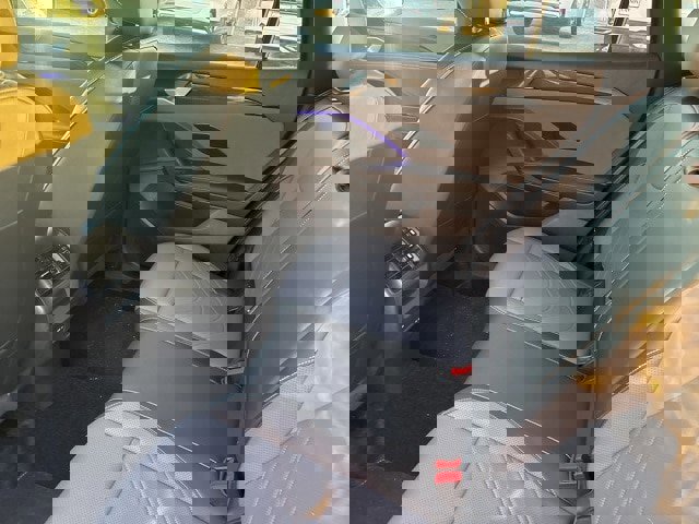 Used 2025 Volkswagen Tiguan SE R-Line image 16