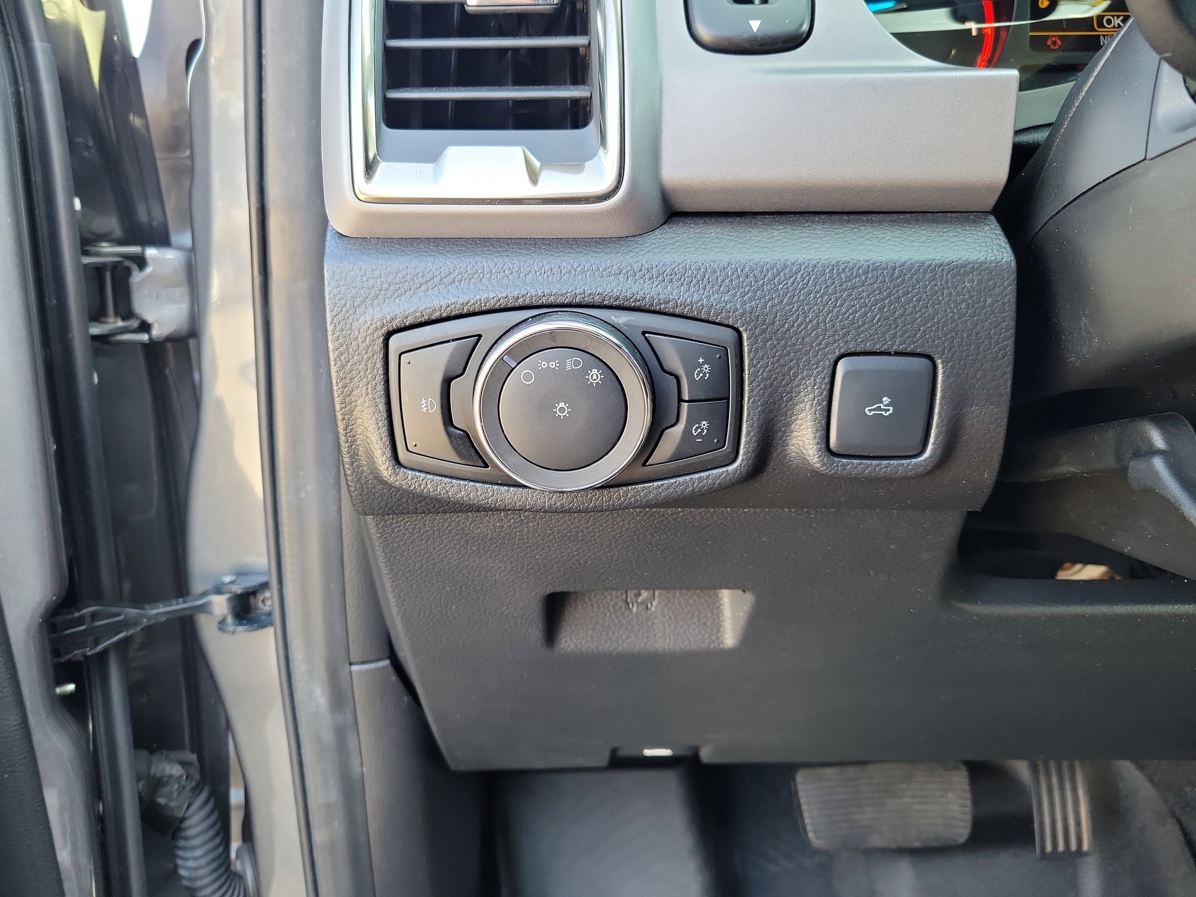 Certified 2023 Ford Ranger XLT w/ Equipment Group 301A Mid image 10