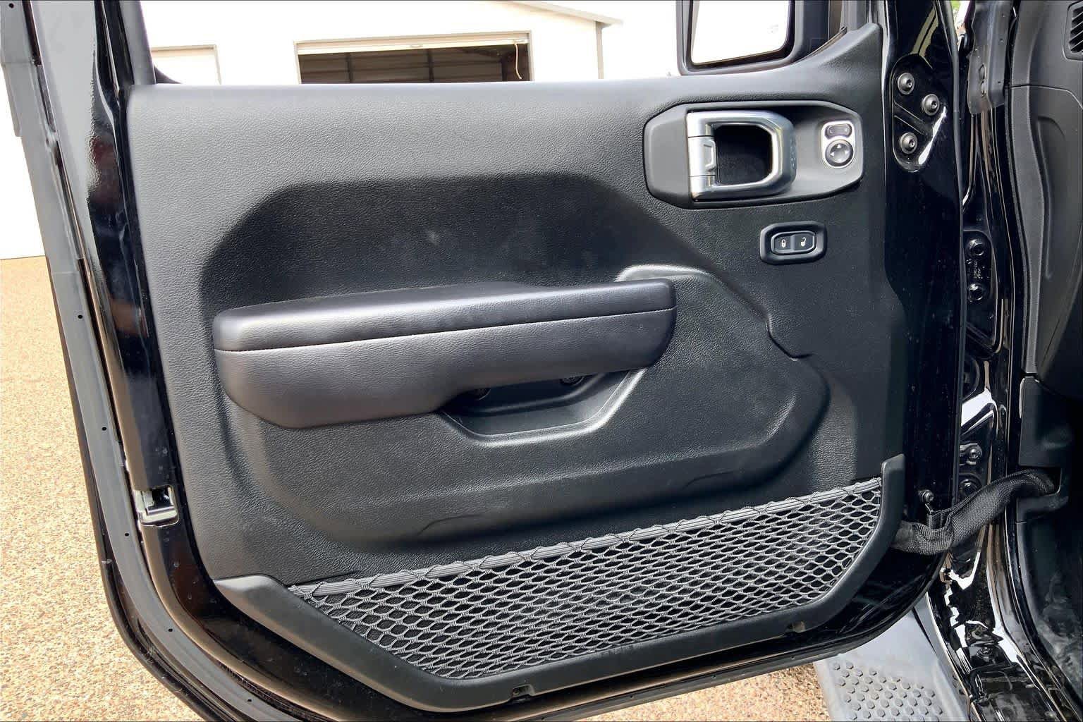 Used 2021 Jeep Wrangler Unlimited Rubicon AWD/4WD image 22