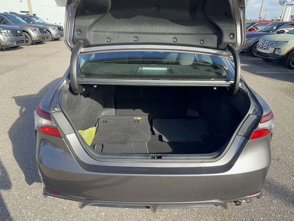 Used 2023 Toyota Camry SE image 7