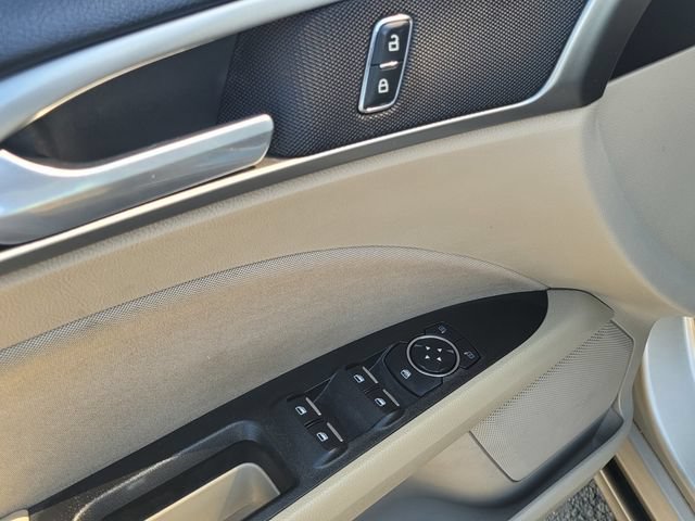Certified 2019 Ford Fusion SE FWD image 18