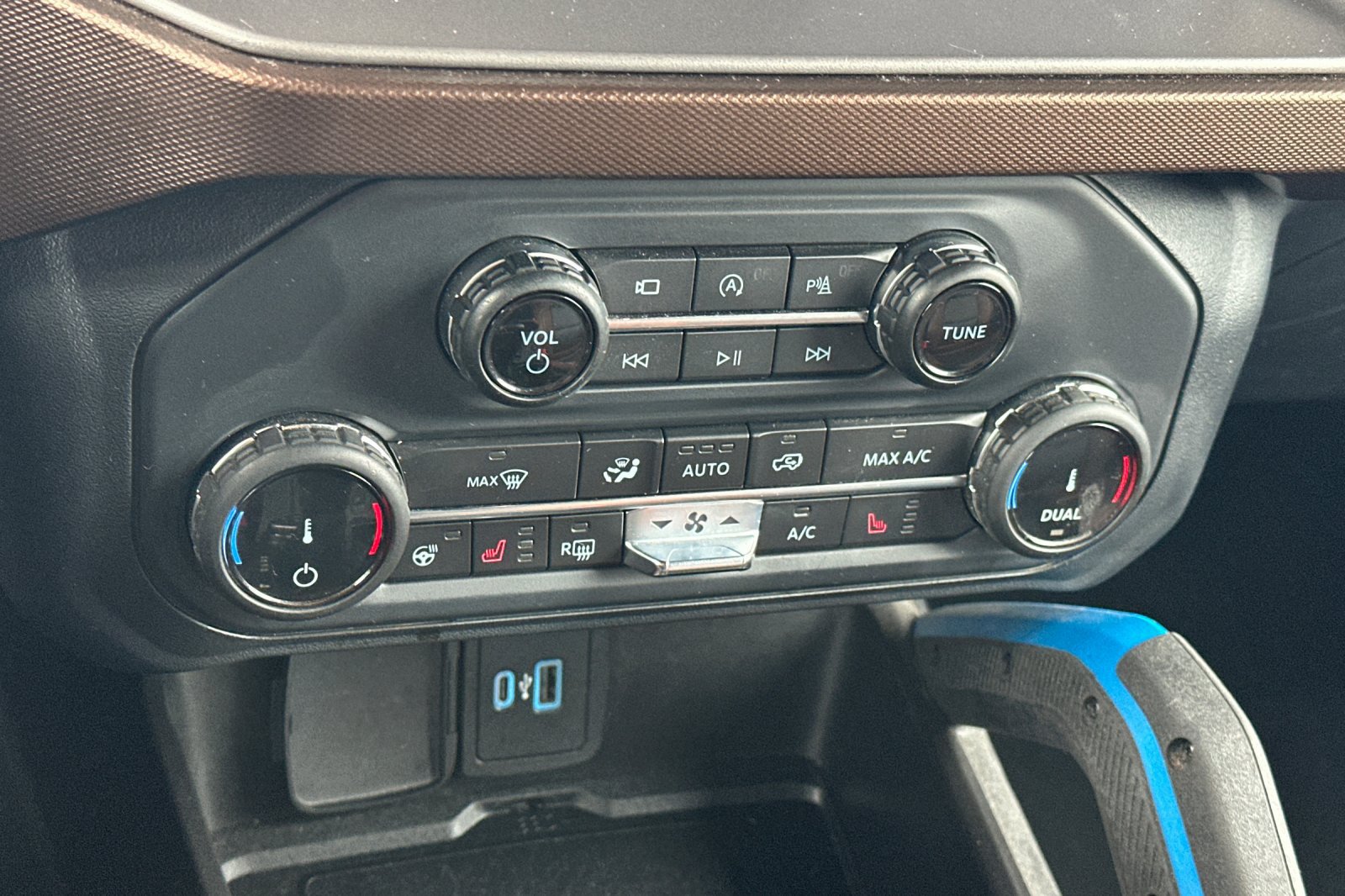 Certified 2022 Ford Bronco Outer Banks AWD/4WD image 19