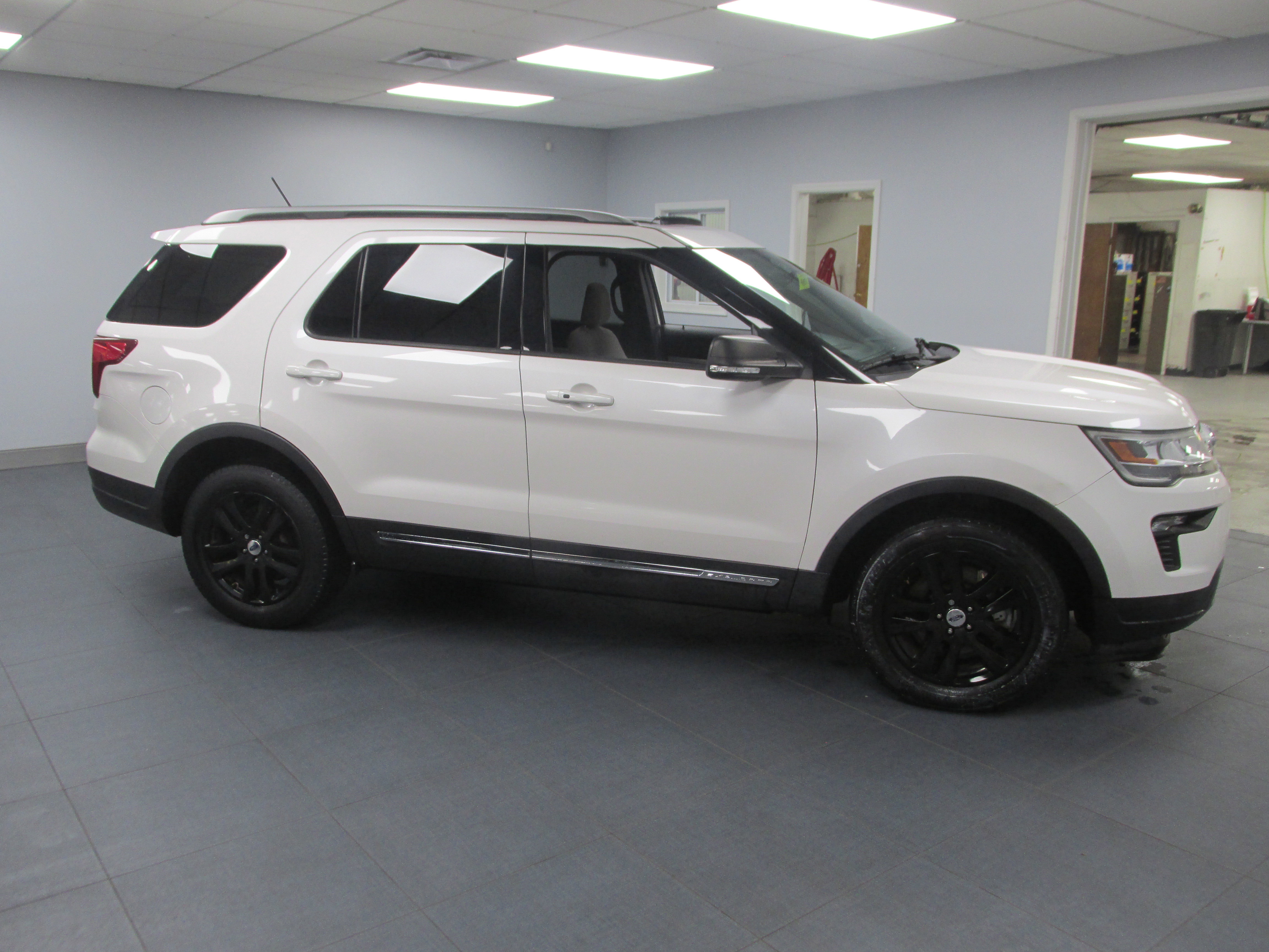 Certified 2019 Ford Explorer XLT w/ Equipment Group 201A image 2