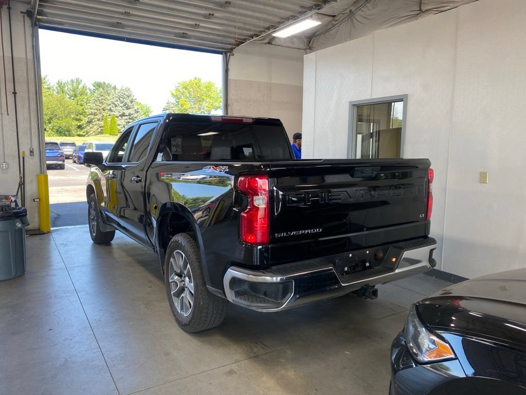 Used 2025 Chevrolet Silverado 1500 LT AWD/4WD image 3