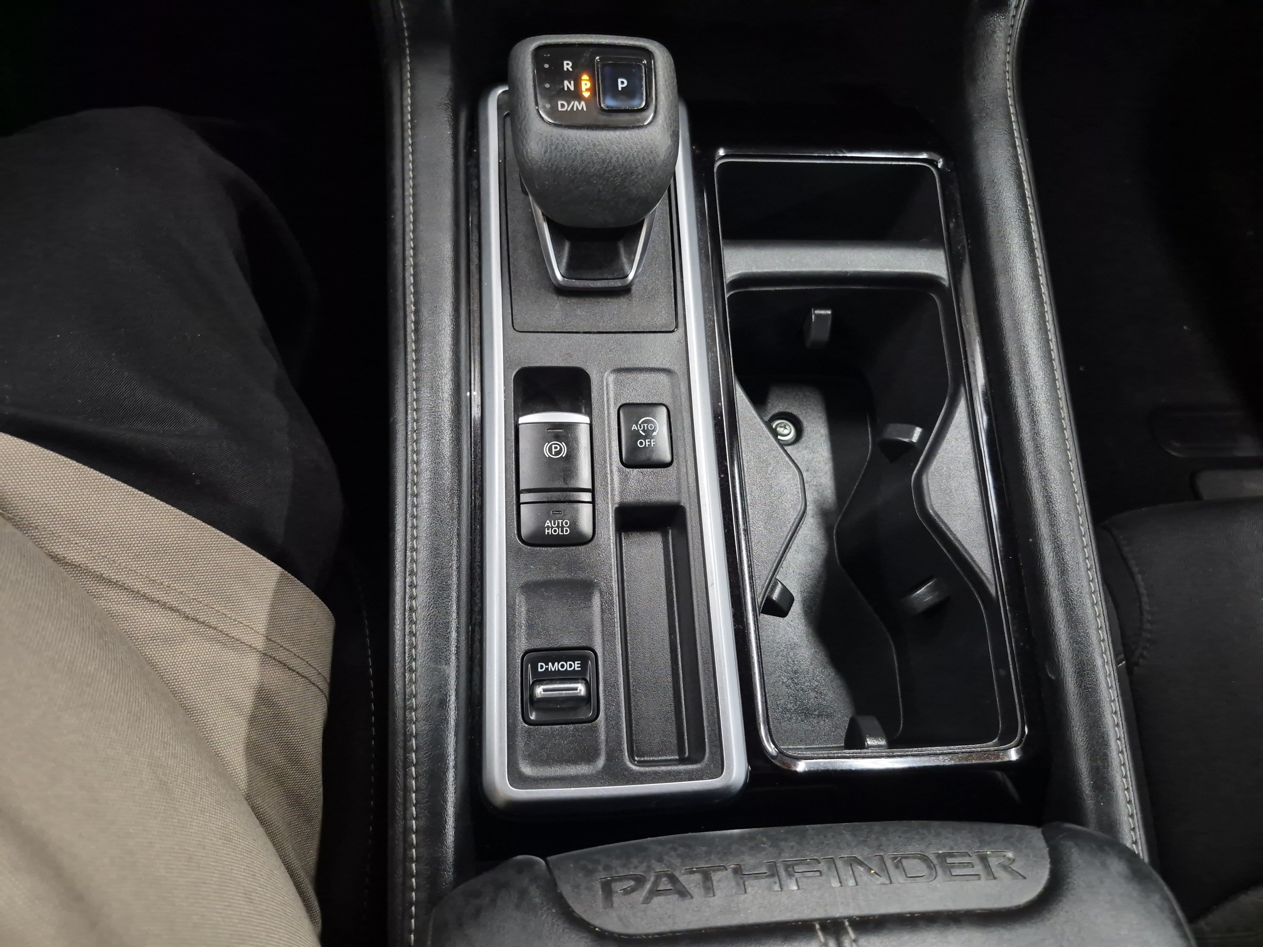 Used 2022 Nissan Pathfinder S FWD image 28