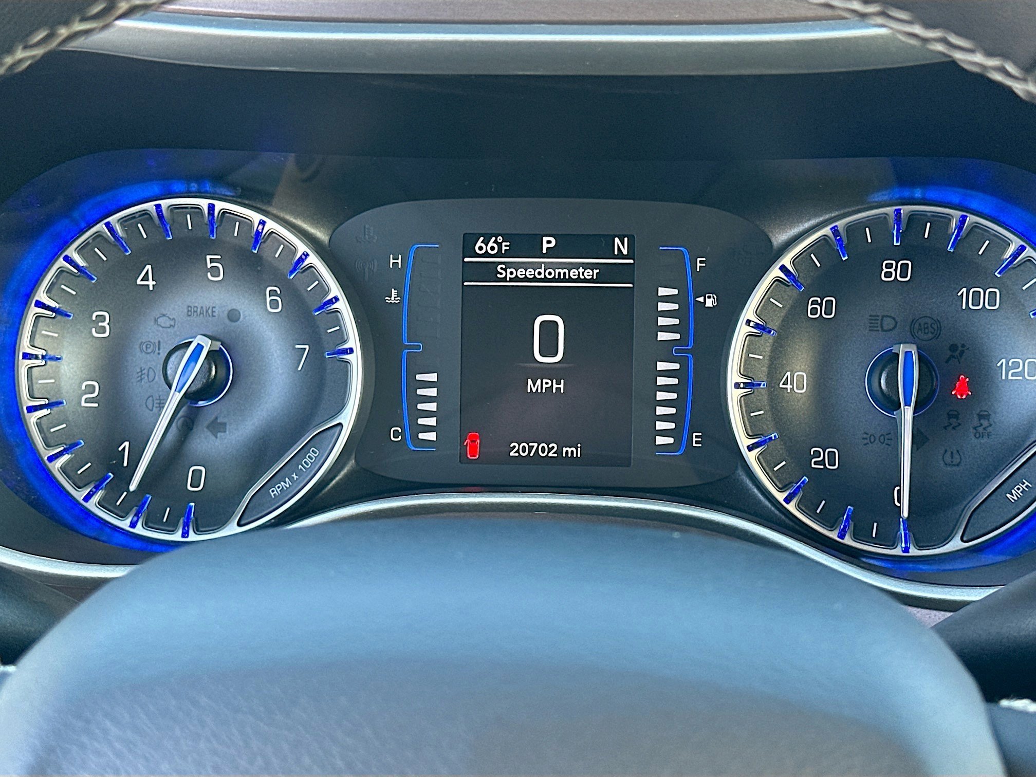 Used 2024 Chrysler Voyager LX image 12