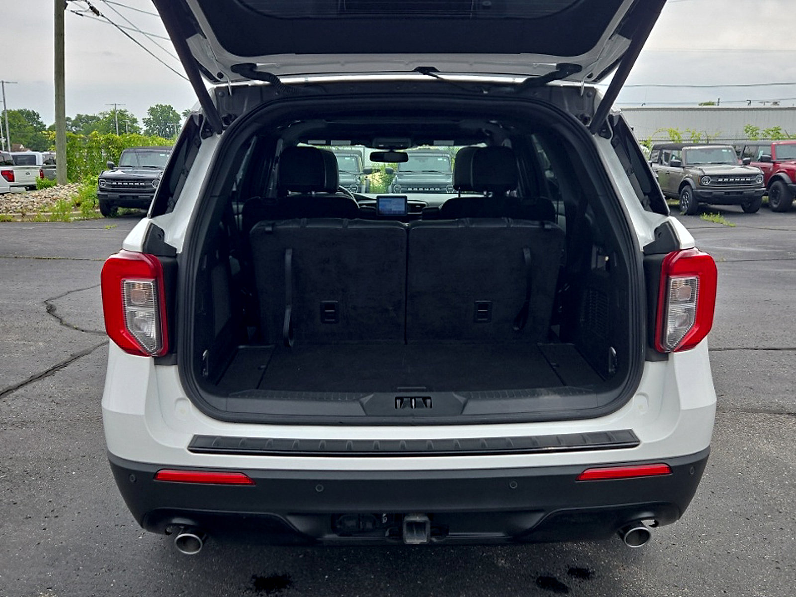 Certified 2024 Ford Explorer ST-Line w/ Class IV Trailer Tow Package AWD/4WD image 24
