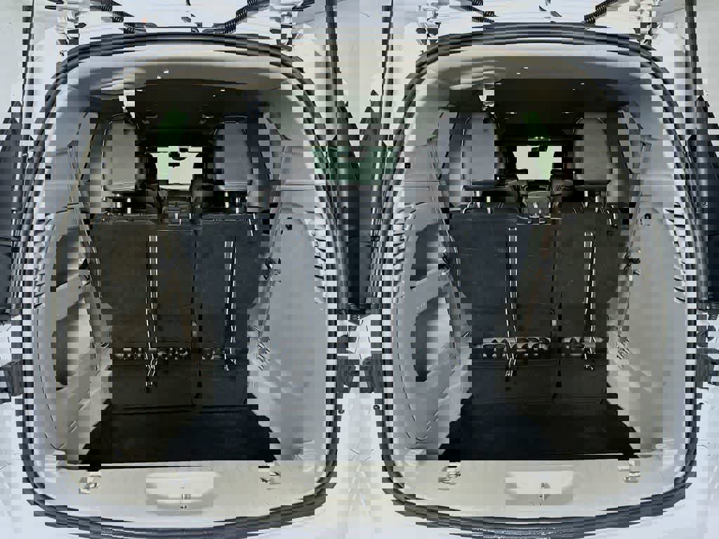 Used 2024 Chrysler Pacifica Touring-L image 24