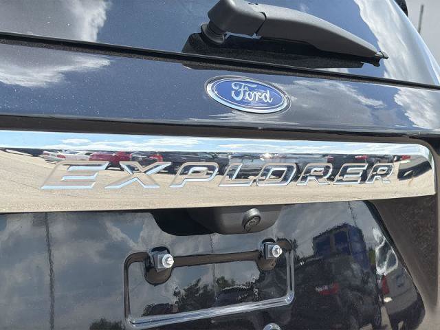 Certified 2023 Ford Explorer XLT w/ Equipment Group 202A AWD/4WD image 13