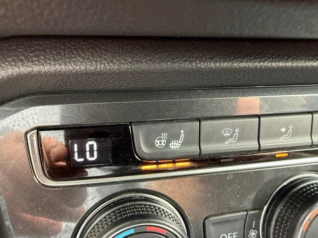 Used 2018 Volkswagen Tiguan SEL Premium FWD image 26